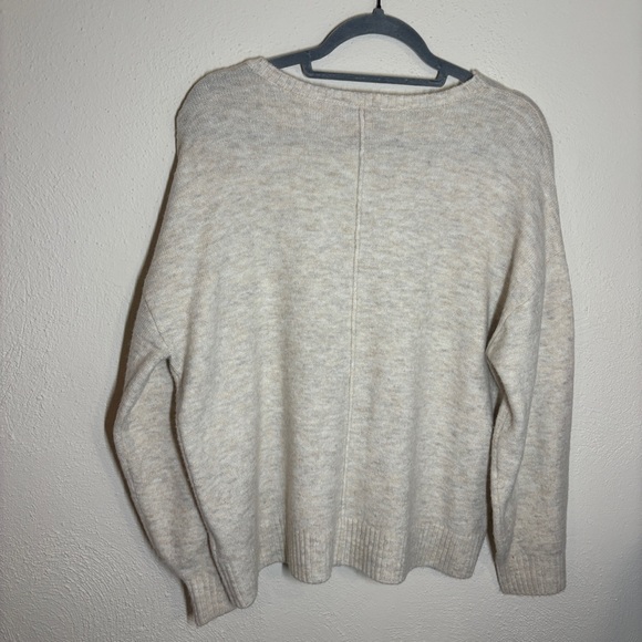 Vince Camuto Light Beige V-Neck Sweater - Picture 4 of 5